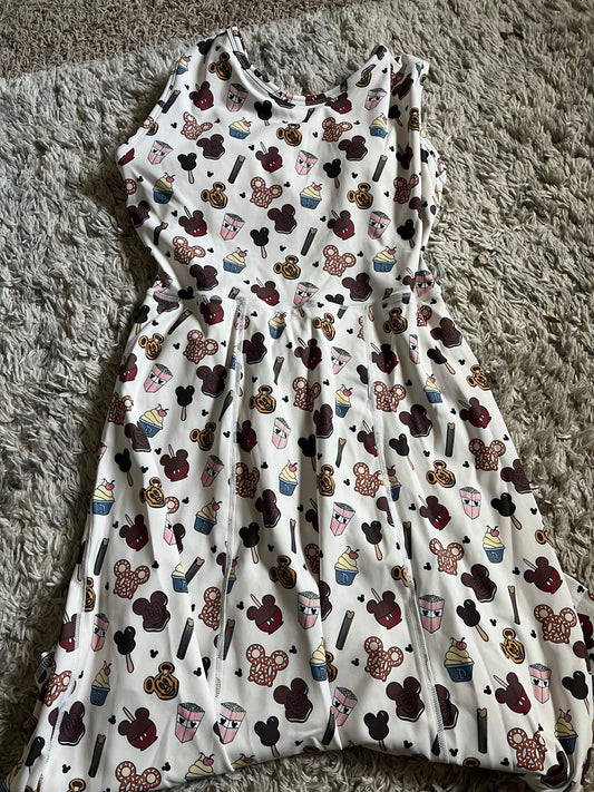 Snacks mom dress